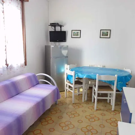 In 38352 Apartment